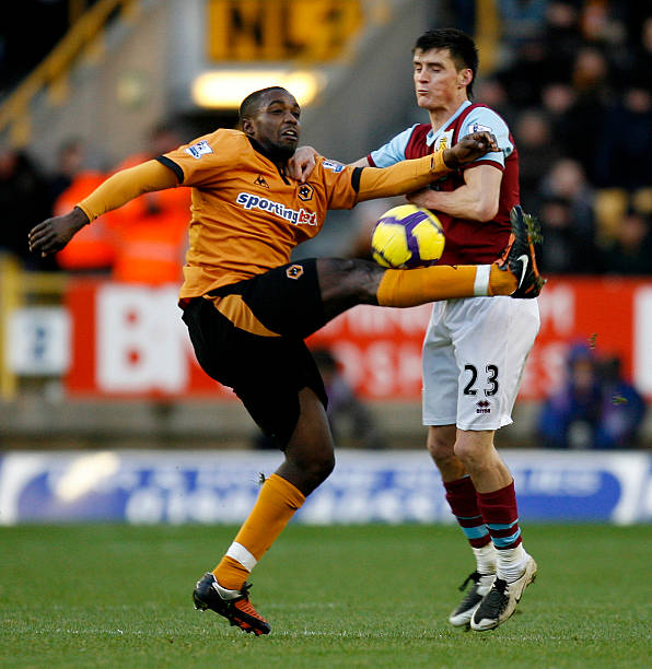 他在中场的 他在中场的