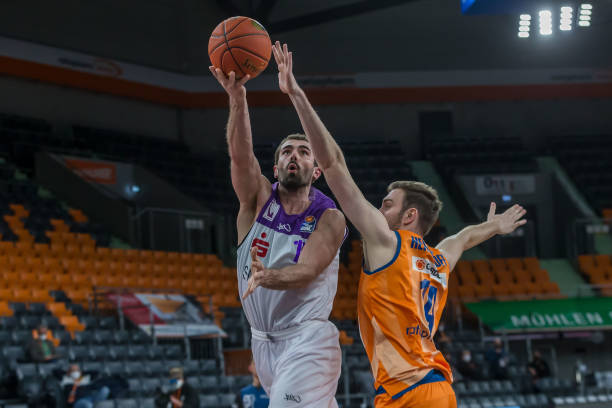 库里夫妇正 库里夫妇正