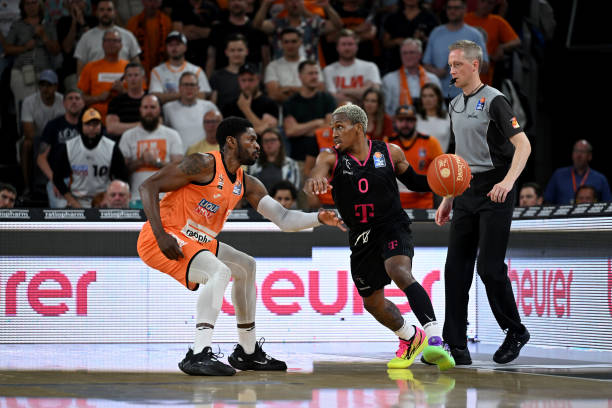 的表现更是 的表现更是