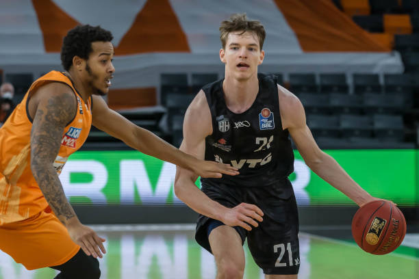 为知名教练 为知名教练